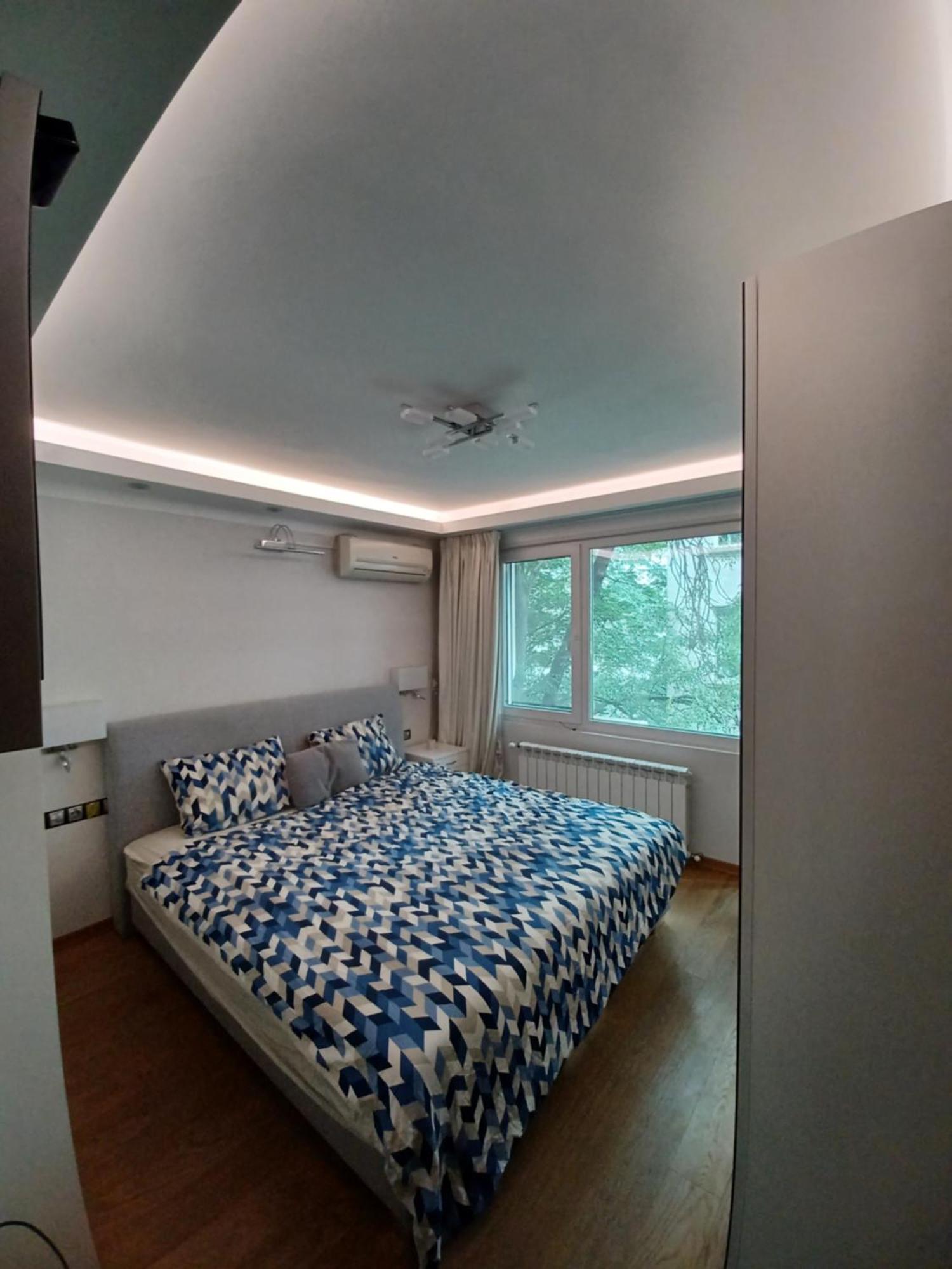 Signature - 1 Bedroom Sofia